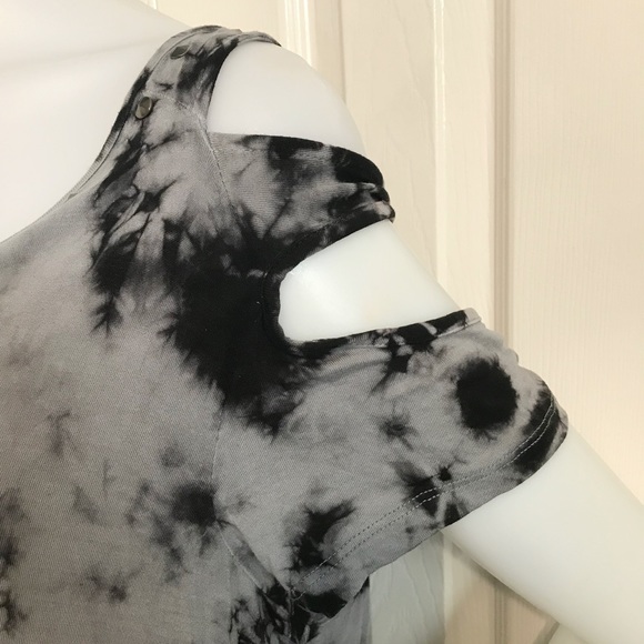 Rock & Republic, Cold Shoulder Short Sleeved, Tye Dye Shirt - Picture 4 of 5